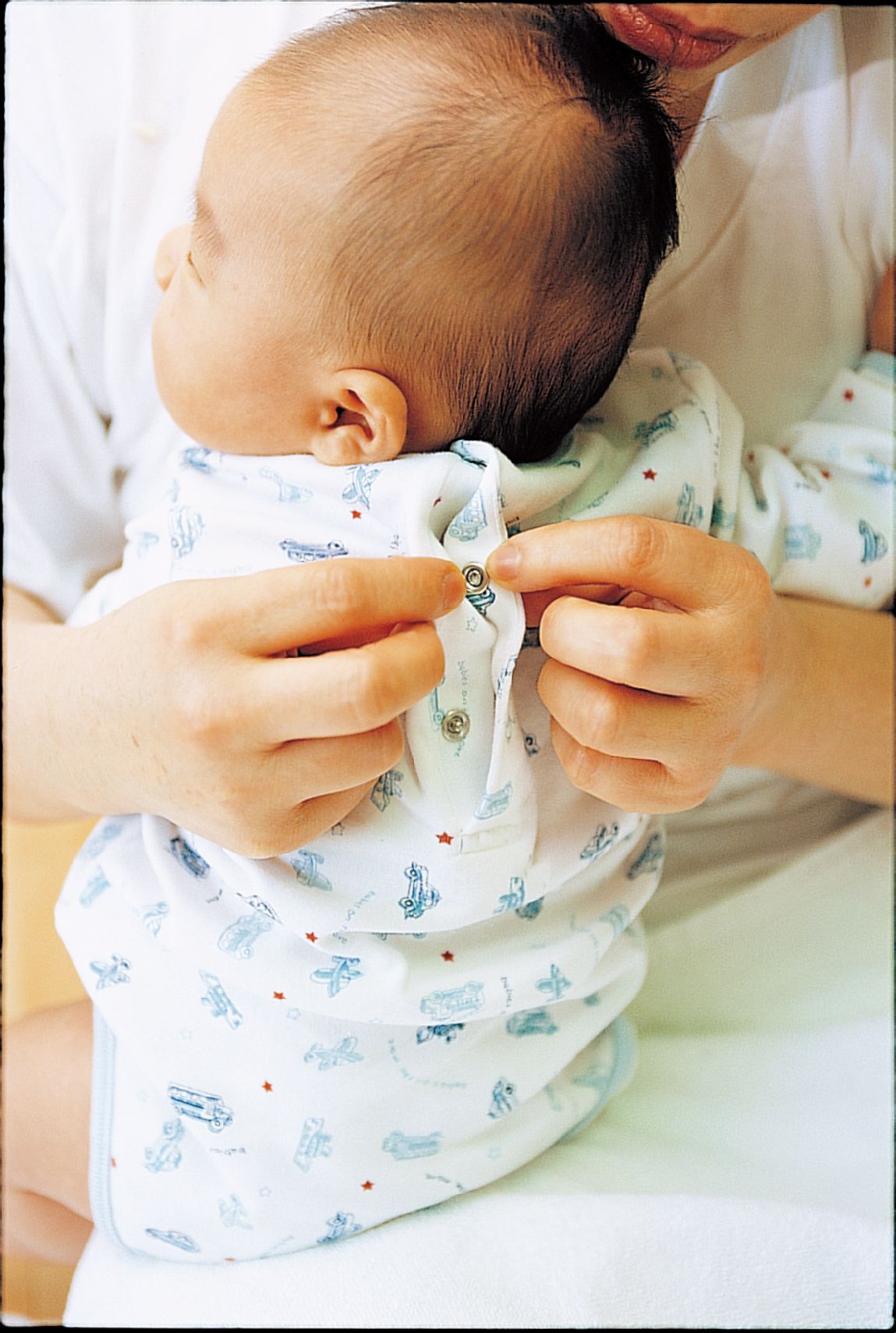 哪些材质的衣服适合婴儿 秋季怎么选购婴儿衣服 _八宝网