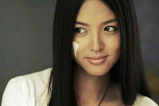 女神张梓琳读信暖化朋友圈,不做大女人,一样是人生赢家