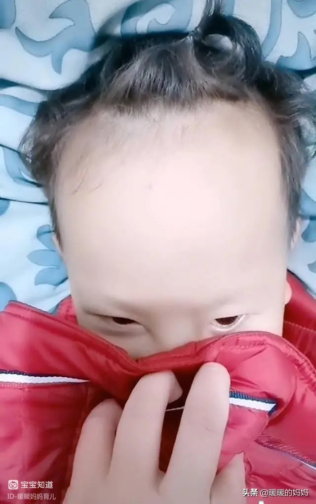 女儿"额头"占脸一半,看到照片,网友笑翻:都能跑火车了 - 百度宝宝知道