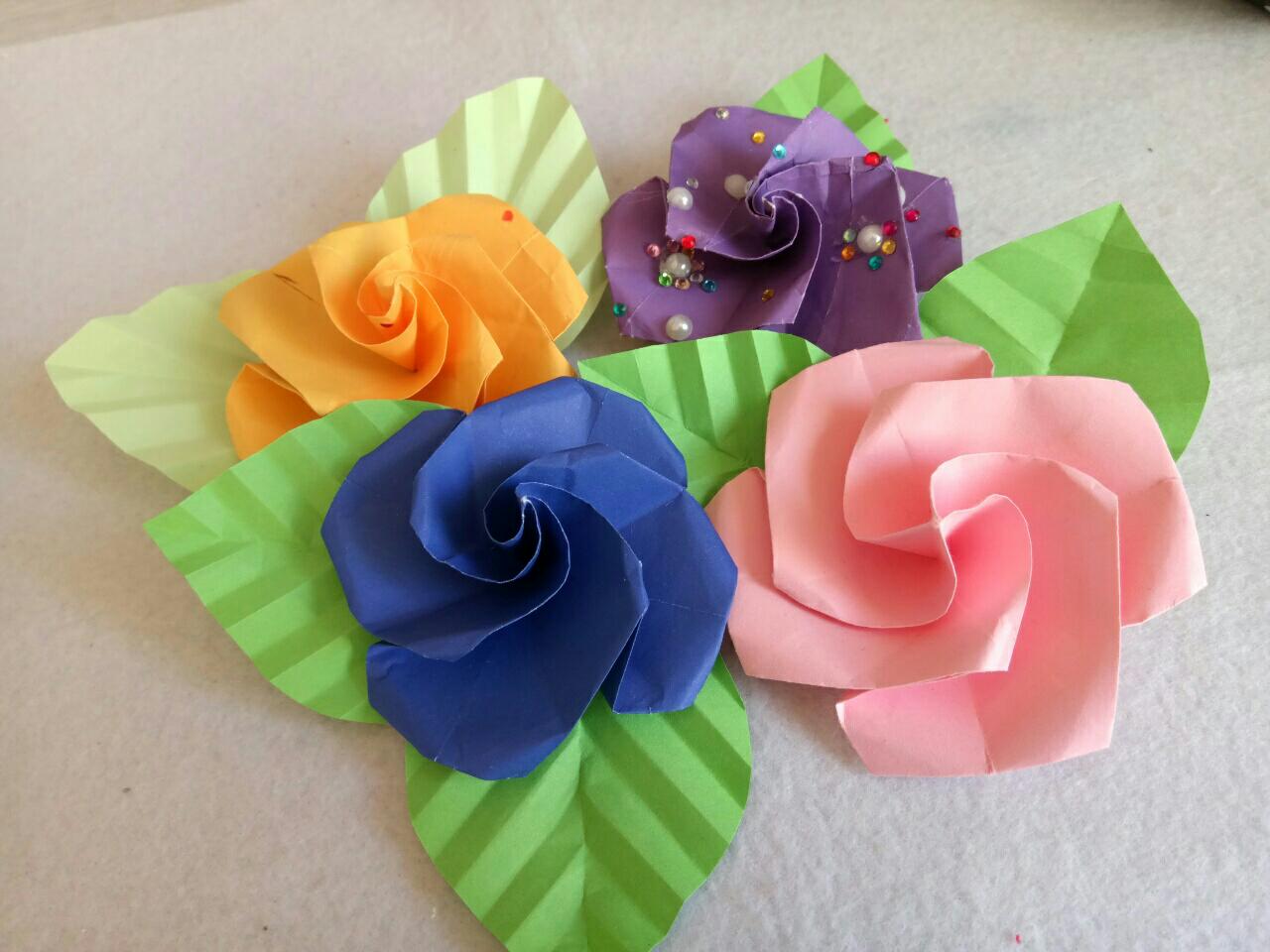 [儿时手工]用折纸折好看的旋转玫瑰花
