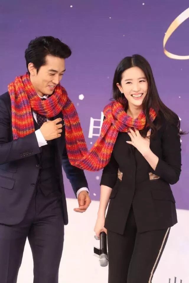 24 17楼 菲承恋"的公开成了电影宣传的最佳"武器",片方迅速把宣传口径