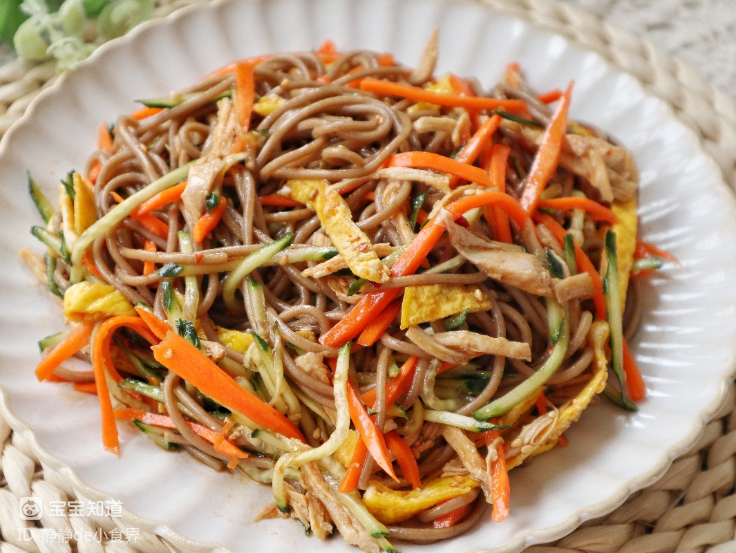 0负担巨好吃的凉拌鸡丝荞麦面