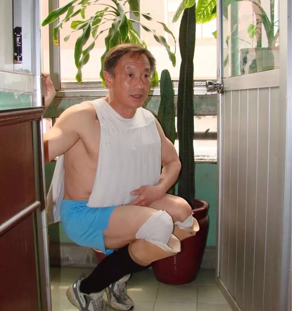 [人物风采]逐梦43载,69岁无腿老人成功登顶珠峰,见证奇迹!