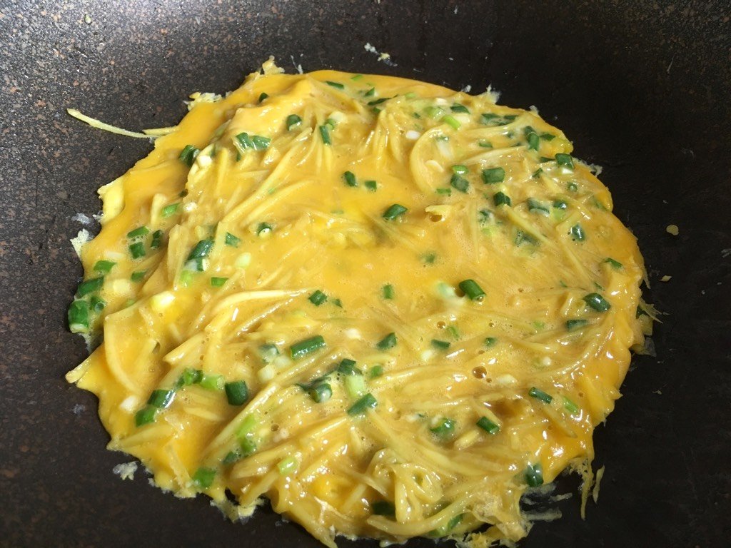 精 红薯鸡蛋饼,宝宝爱吃的营养辅食!