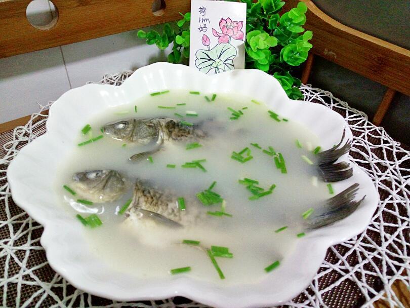 [营养膳食]清炖鲫鱼汤