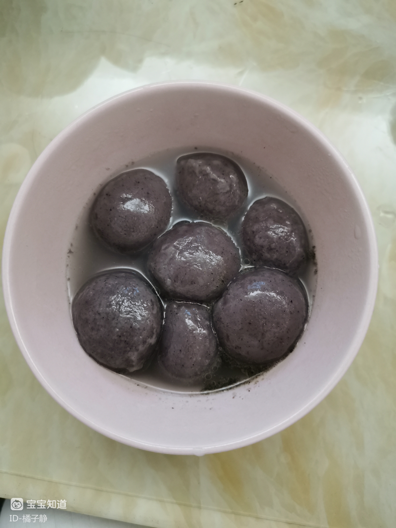 半夜喂奶超级想吃馒头冰箱里的黑米汤圆啊可是喂奶到底可以吃汤圆不