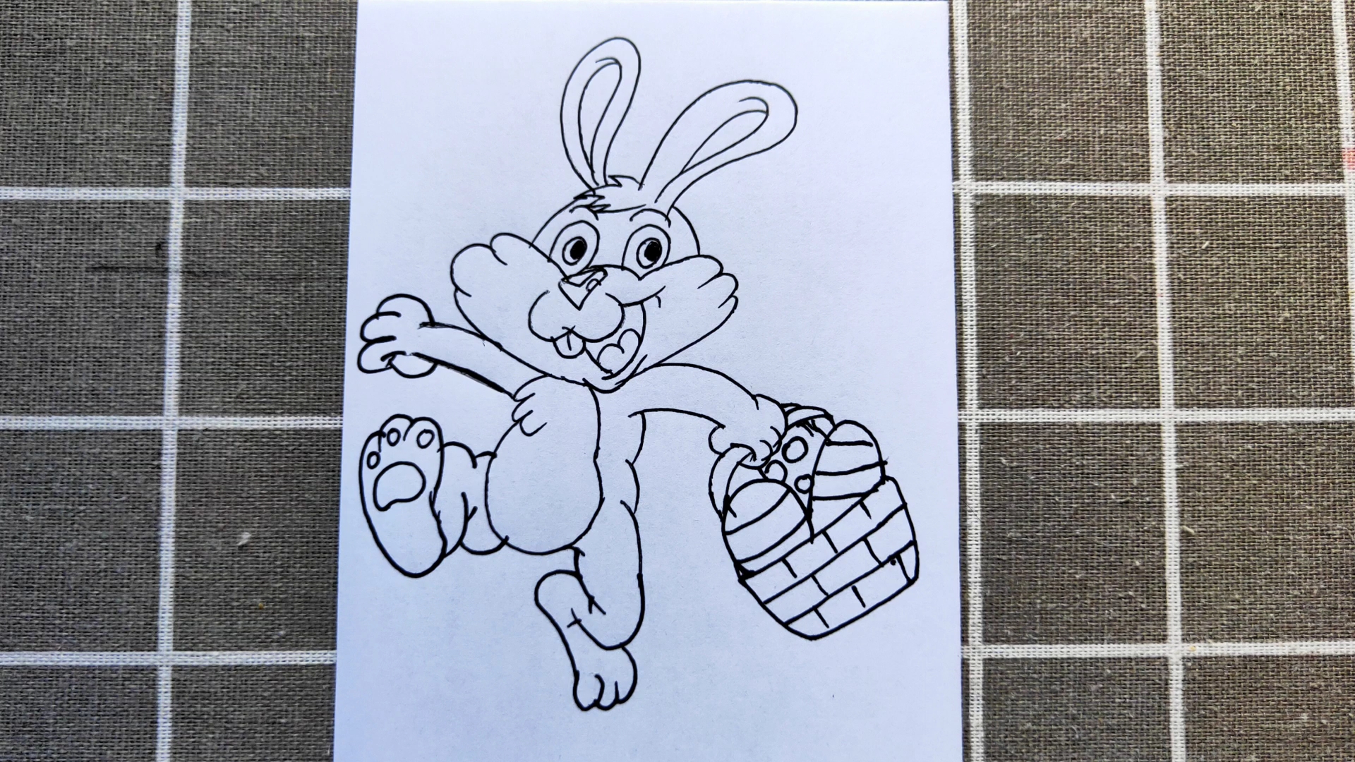 幼儿绘画画一只开心的小兔子