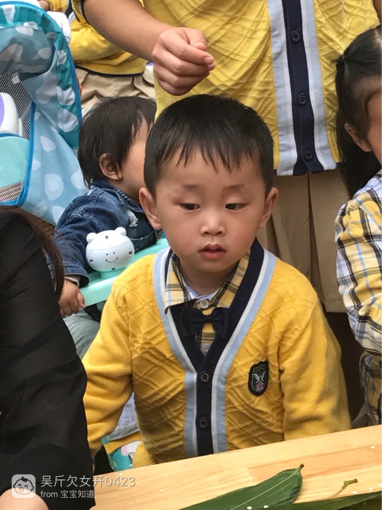 亲子粽子制作体验_幼儿园包粽子端午节活动_端午节幼儿园包粽子活动