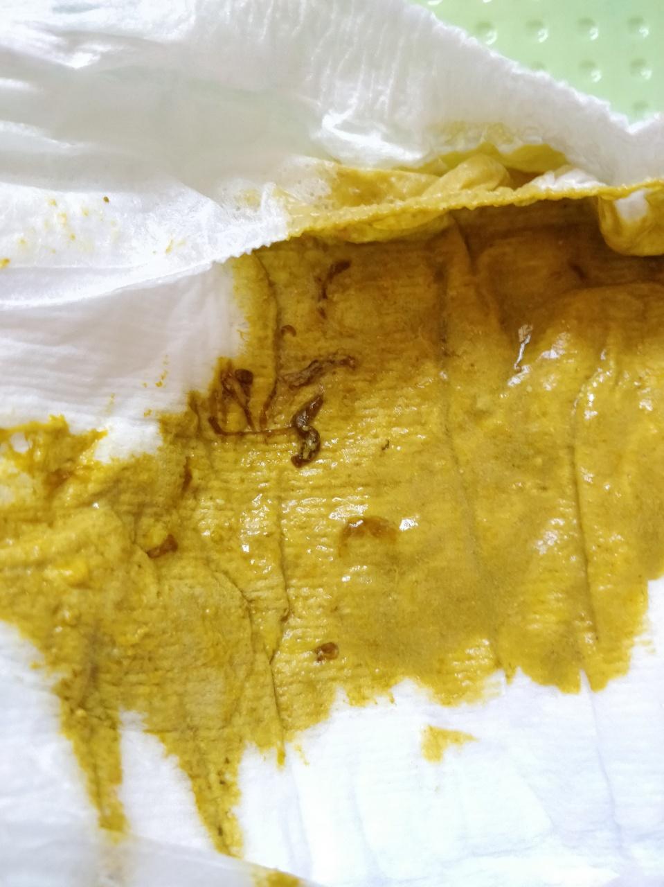 奶粉不爱喝了,吃奶也是吃一会又不吃,一会又吃,拉粑粑平均一天三次