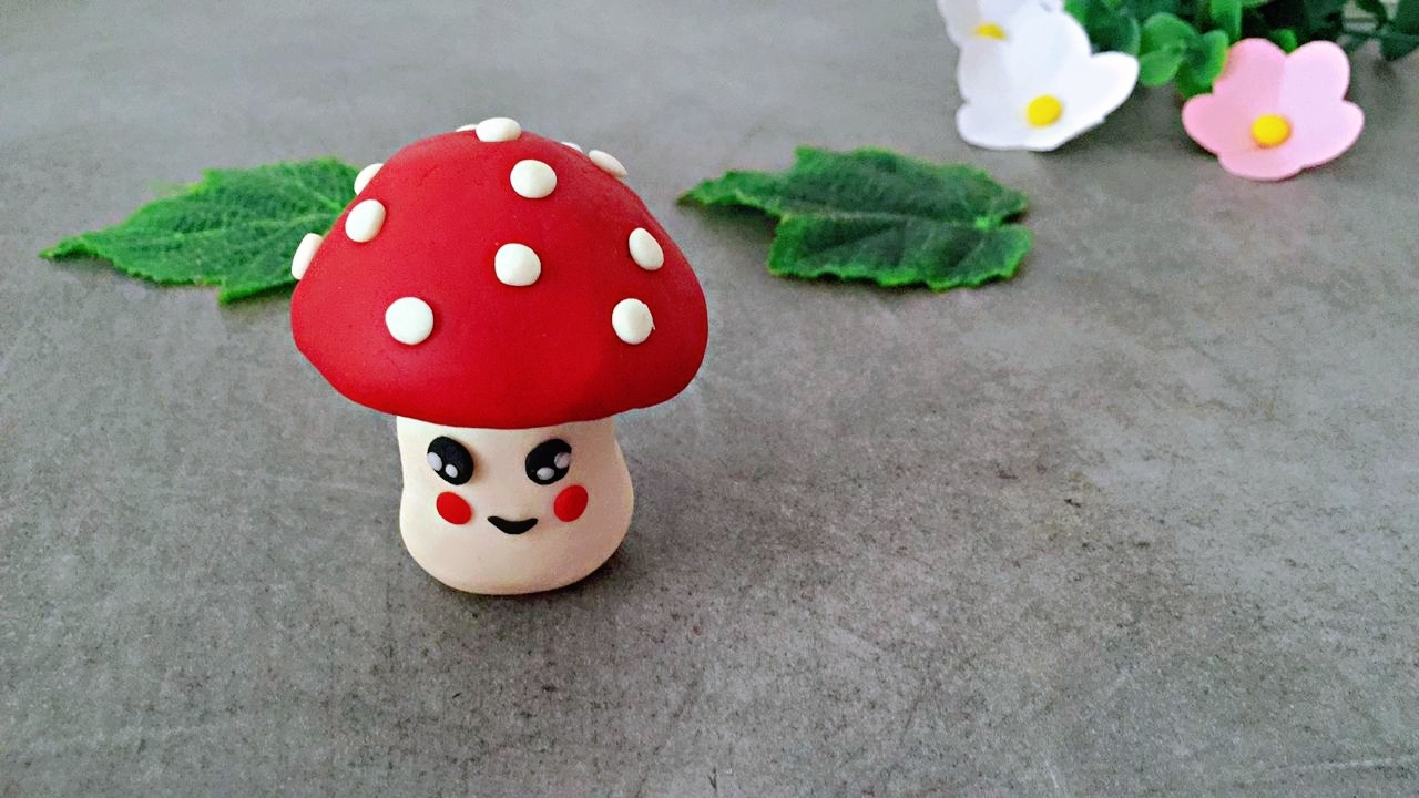 精亲子手工捏一朵可爱的小蘑菇