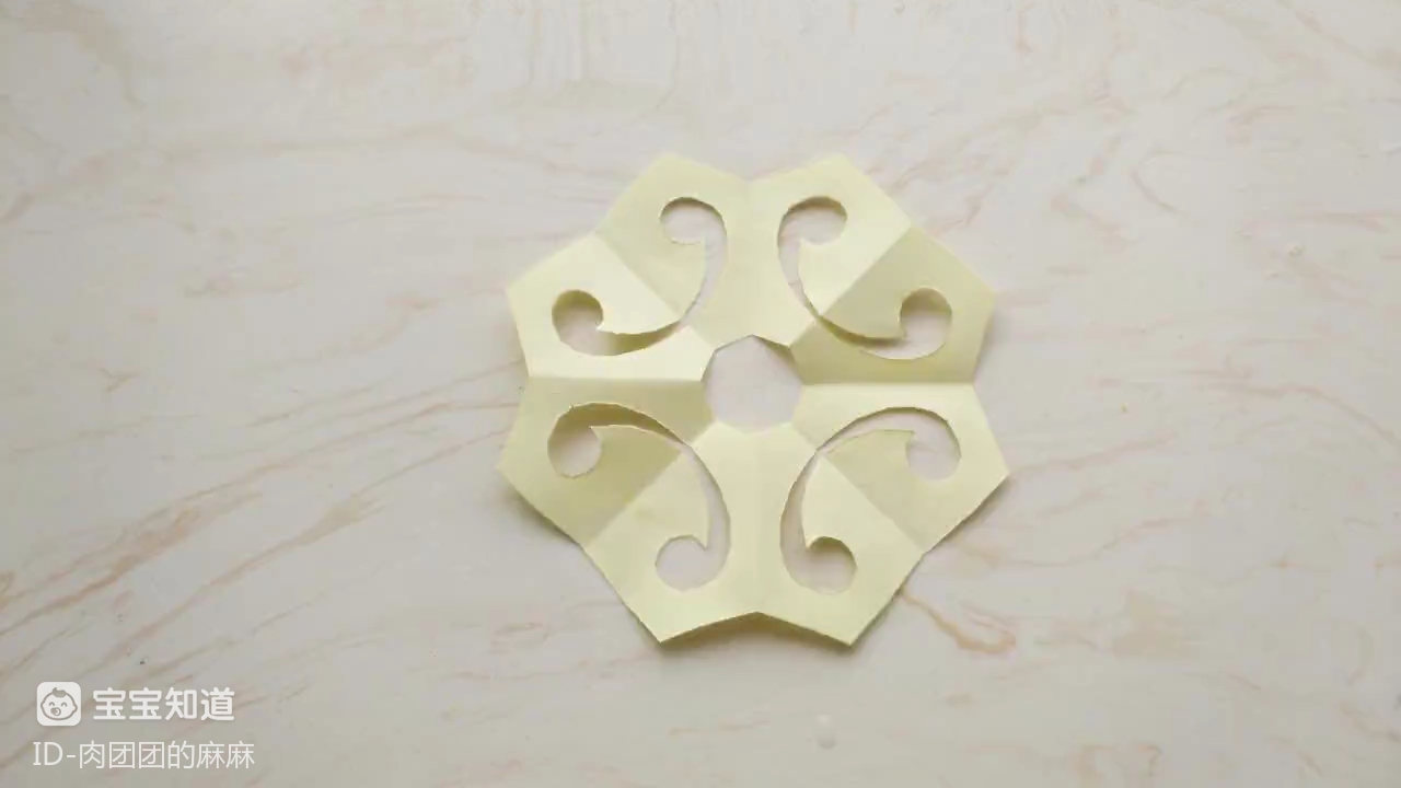 [手工剪纸]四折纸可以剪出八角剪纸花