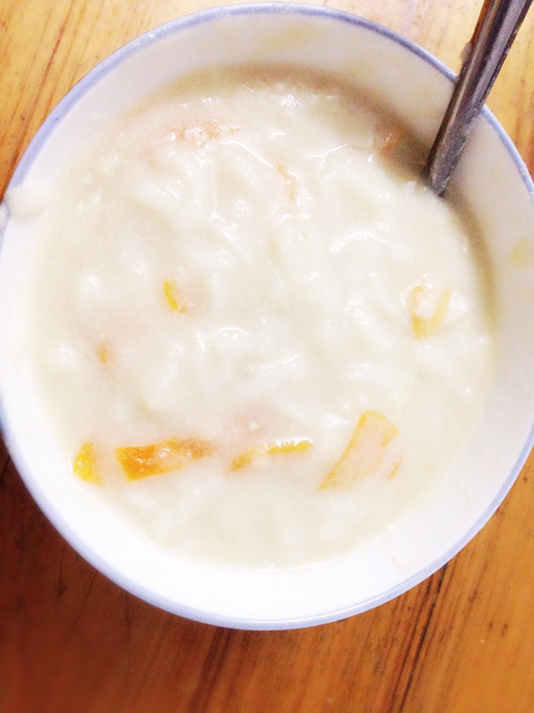 [营养辅食]胡萝卜山药瘦肉面条 牛奶玉米糊