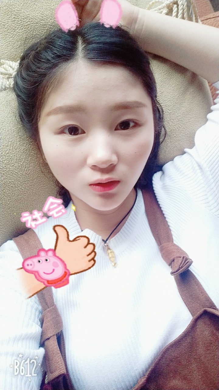 宝宝两个半月了,嘴角,鼻子周围和眼圈发青是怎么回事呢?