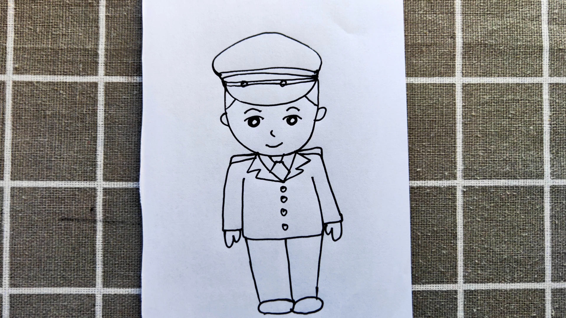 [幼儿绘画]画一个可爱的警察