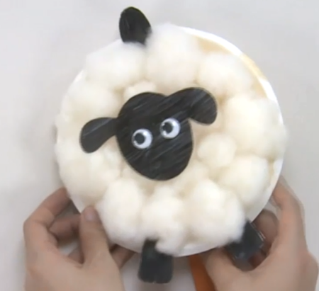 创想手工之纸盘做成的可爱小羊