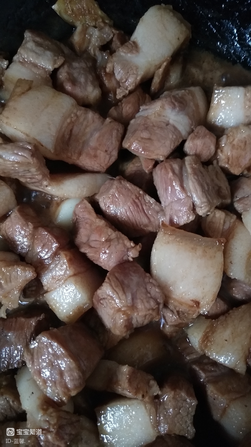 每日餐桌奖励给自己一大碗红烧肉