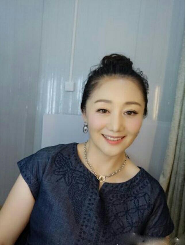 7楼 娟子近照,51岁的娟子魅力依旧