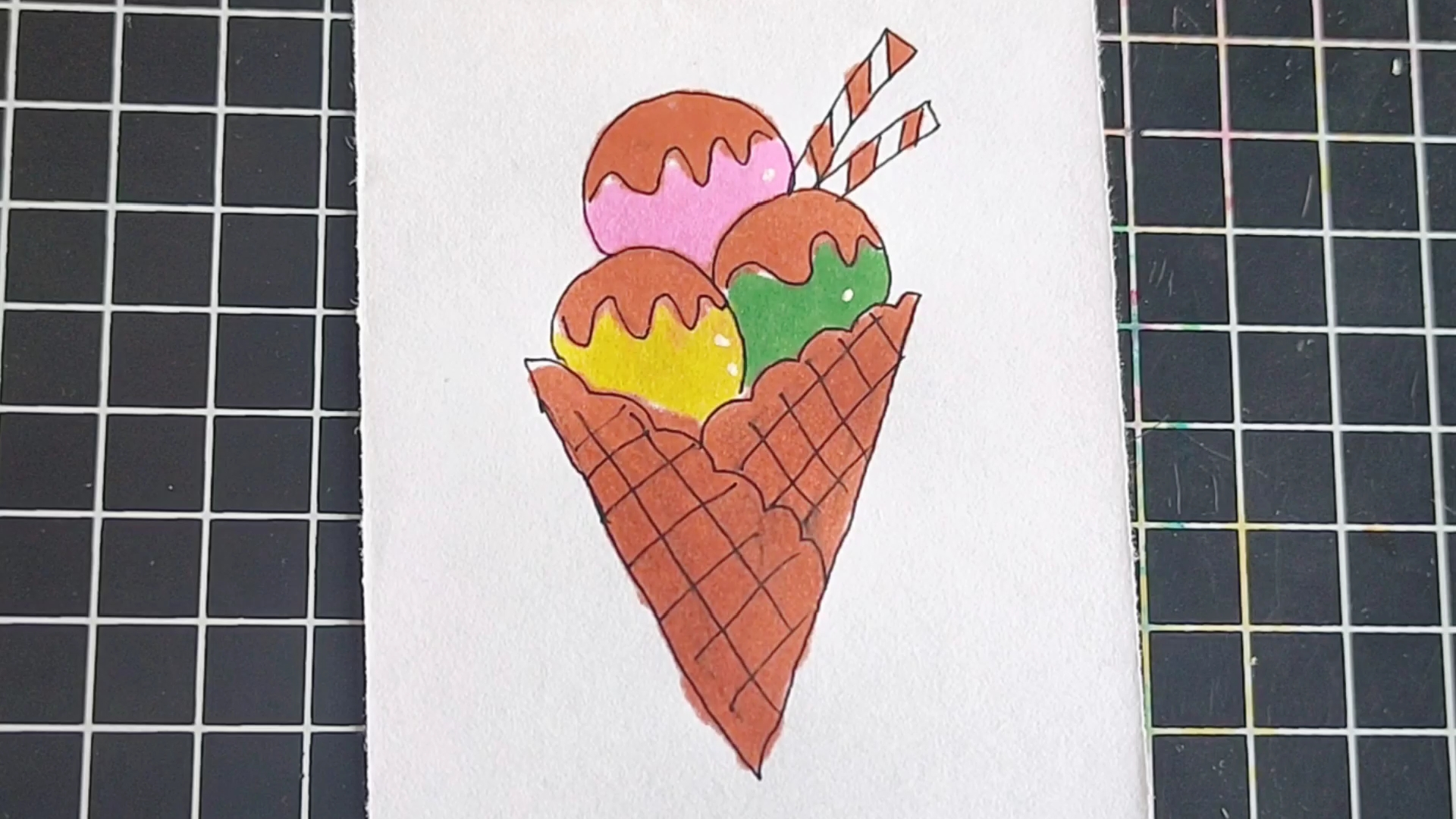 精 简笔画 三个球的冰淇淋