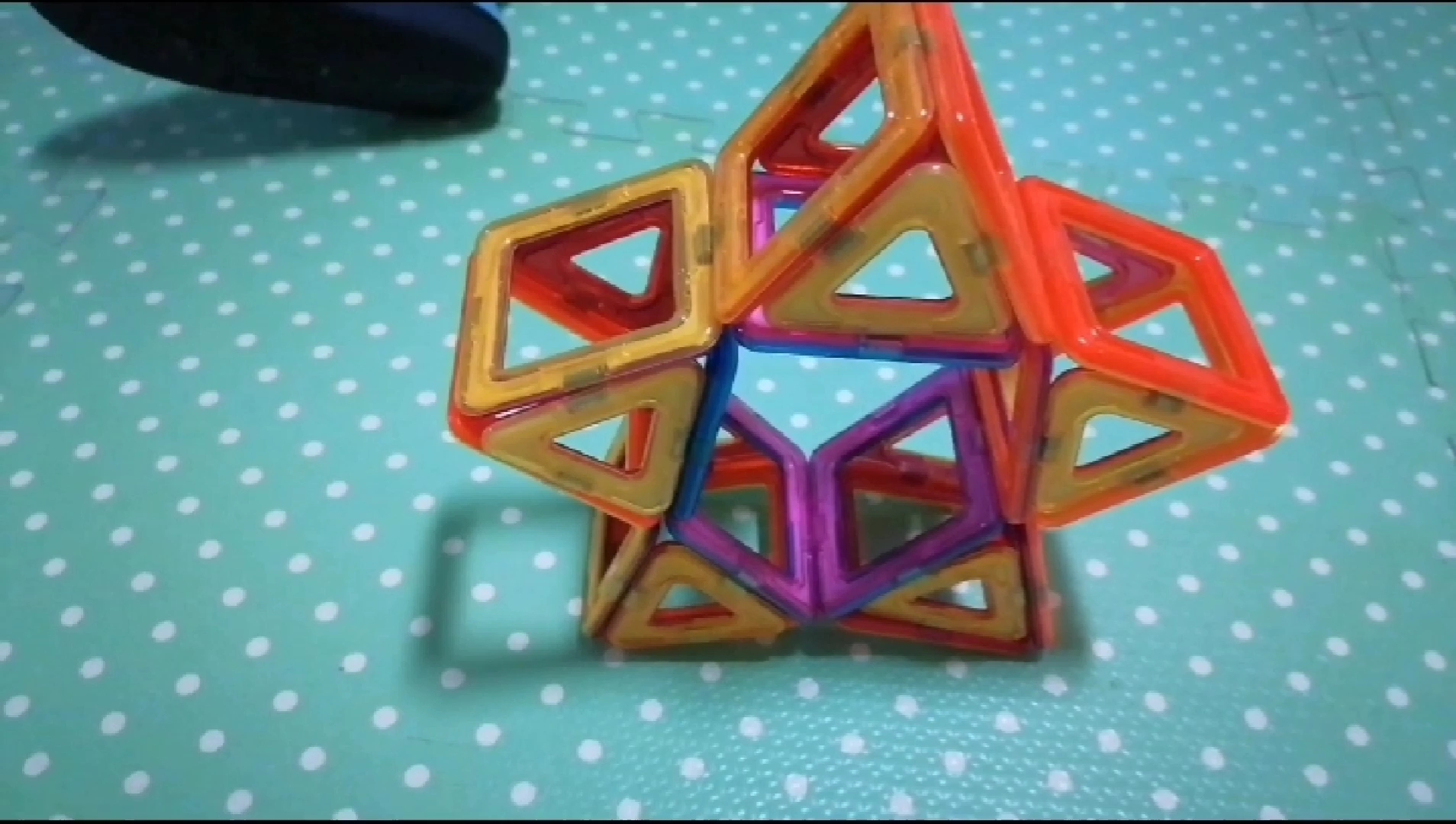 [参赛]磁力片创意拼法—拼个立体五角星