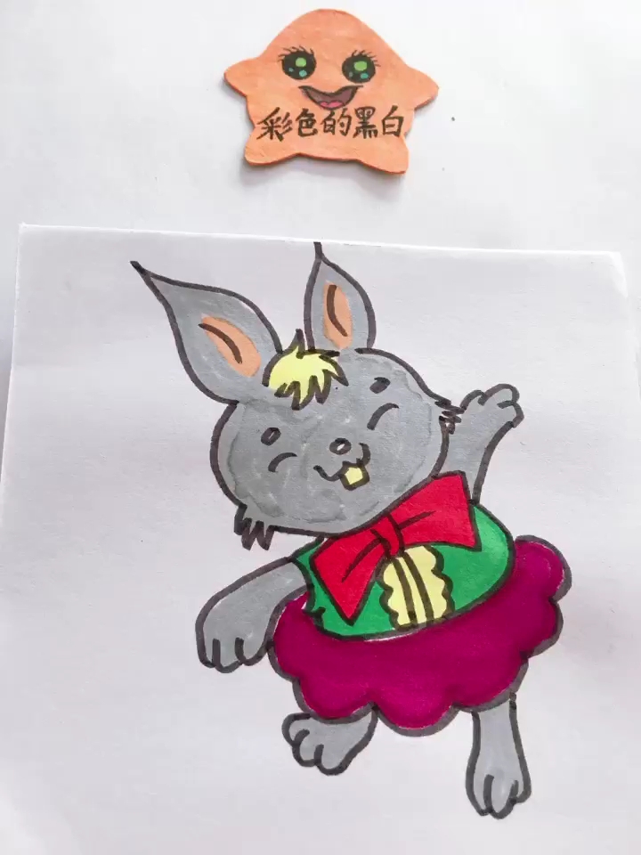 精 简笔画一只穿裙子的小灰兔很喜欢跳舞