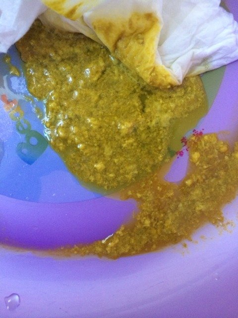 奶粉喂养,这几天又有点像月子里拉的大便,拉肚子似的,宝宝是怎么了