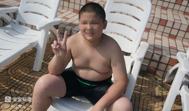 男童从小爱吃肯德基乳房发育过快比我的还大