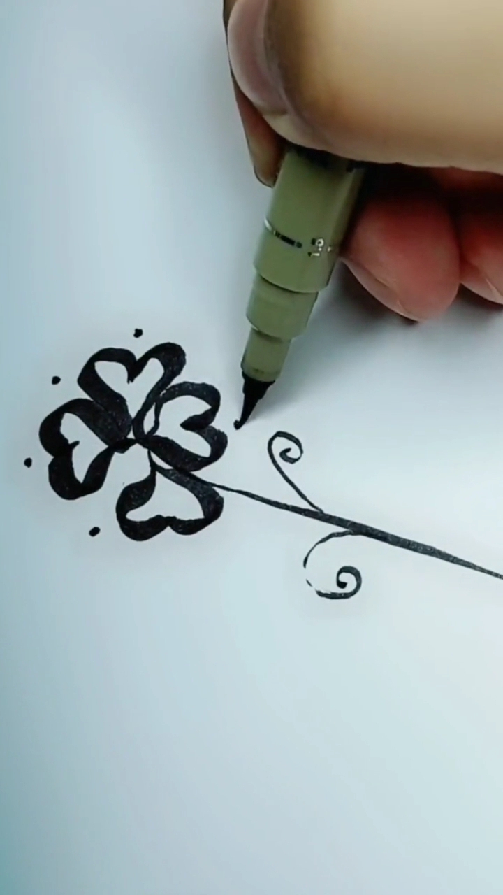 叫你用软头笔画四叶草