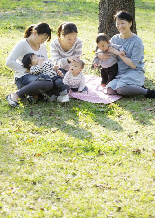 带孩子一块出去玩耍开心无限