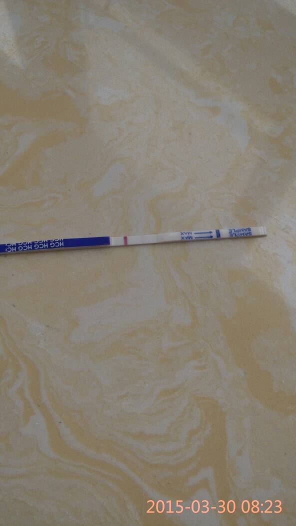 一般早早孕试纸是在月经推迟1周后测才比较准,也就是在同房后大概有20