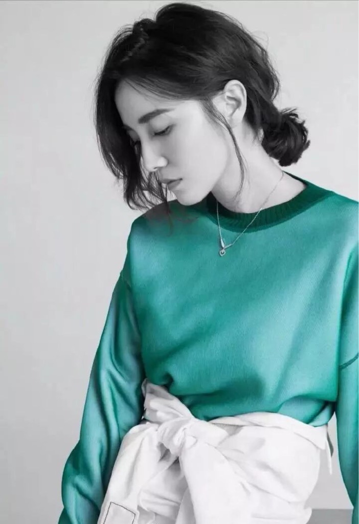 最会穿的女星宋佳:闻也清净,看亦自在