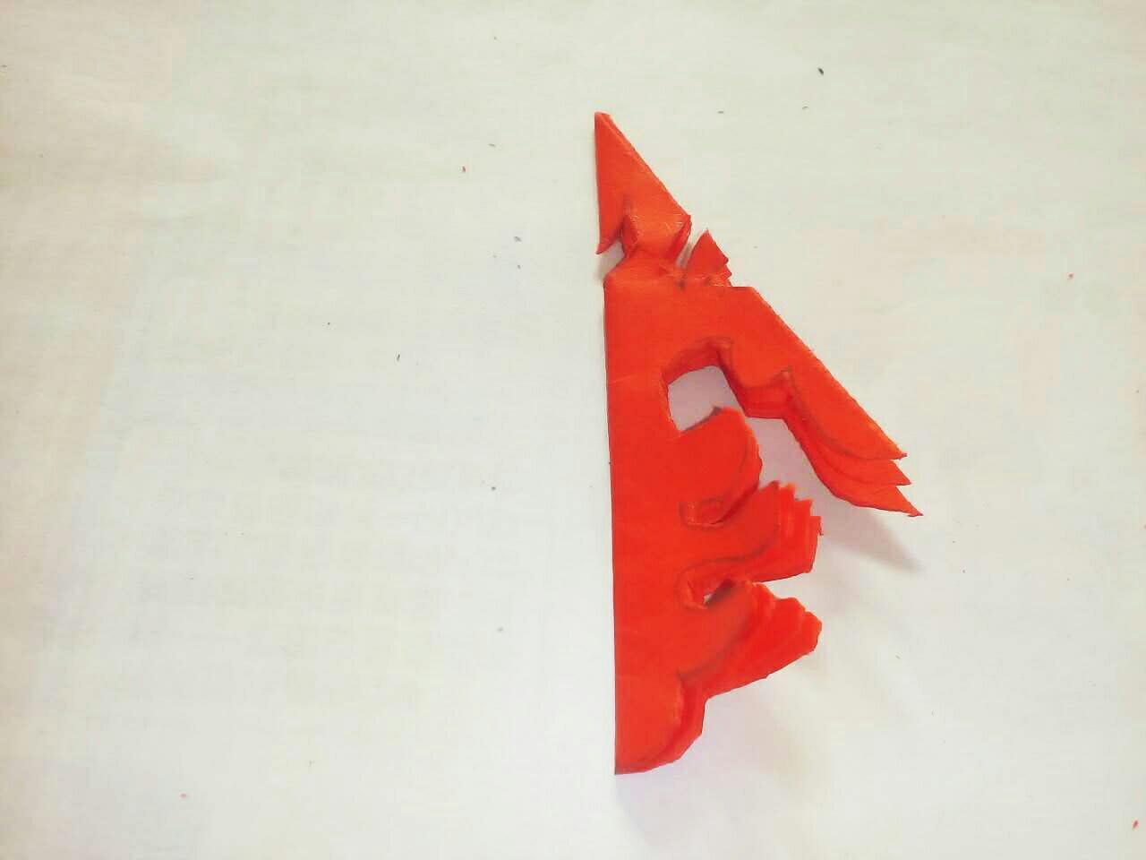 8楼 用剪刀沿线剪下来