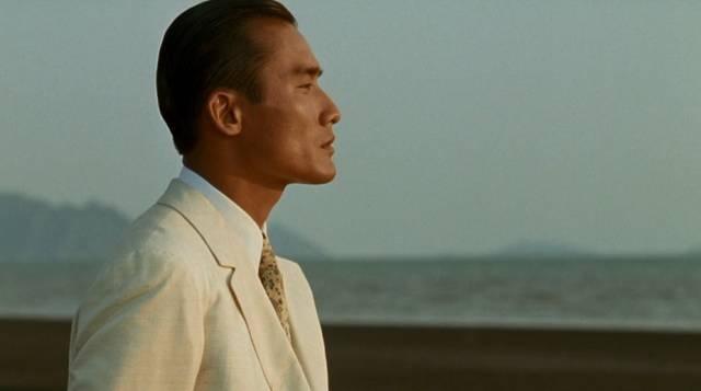 比如梁家辉如同希腊雕像一样完美的侧颜