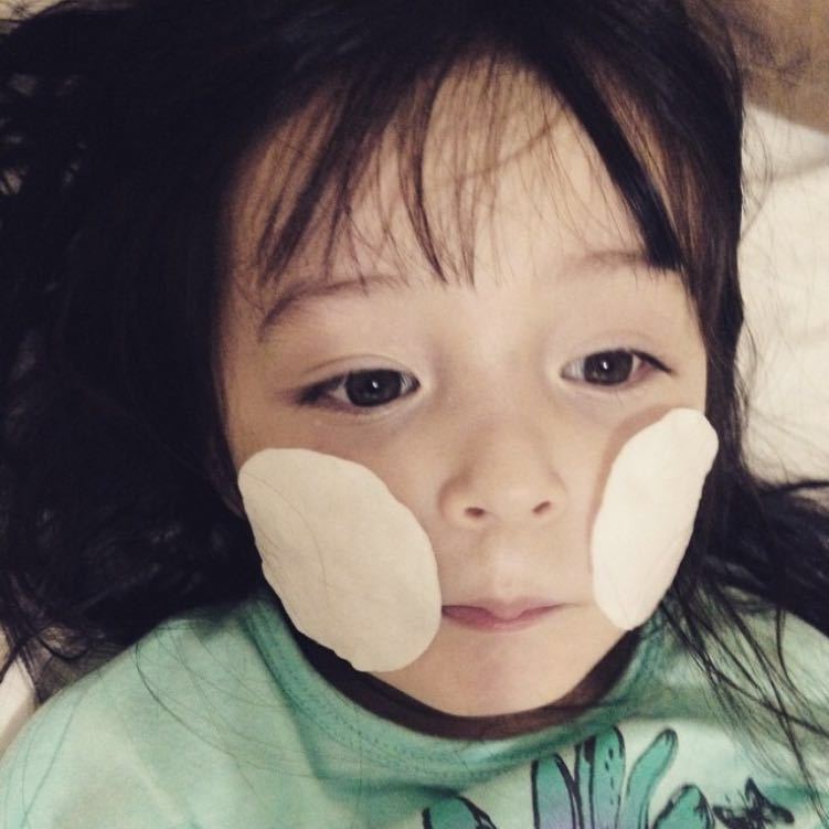 这个小女孩是谁