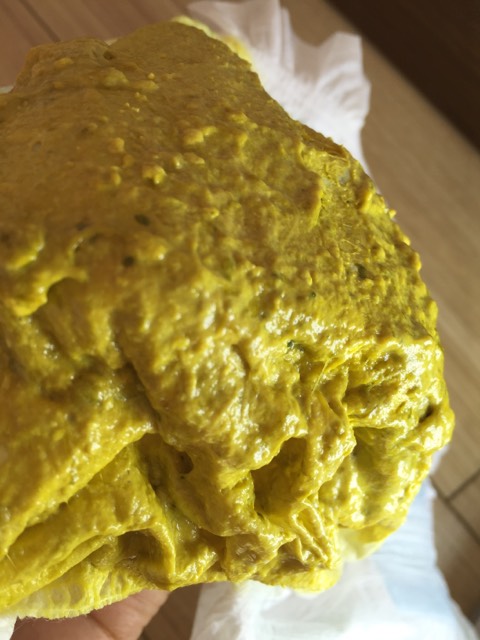 宝宝臭臭里的绿色颗粒是什么?纯奶粉怎么还会有绿色颗粒物呢?