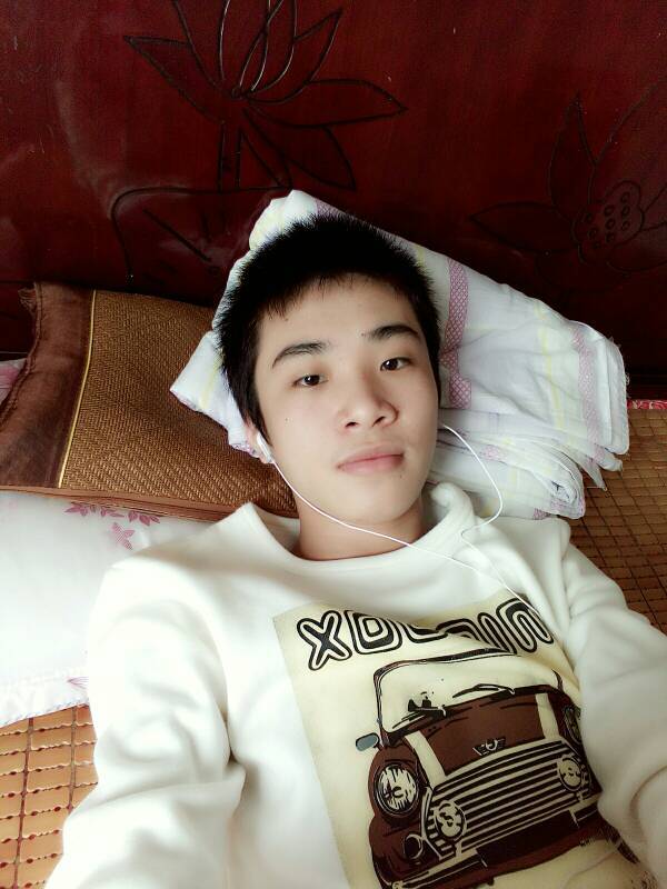 19岁了,不知不觉就变成同性恋,也不知道为啥喜欢男孩,女孩就没太大