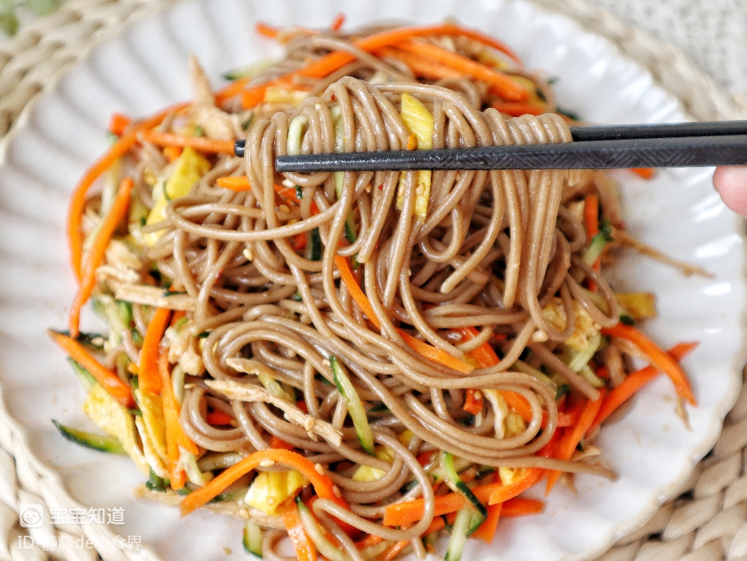 0负担巨好吃的凉拌鸡丝荞麦面
