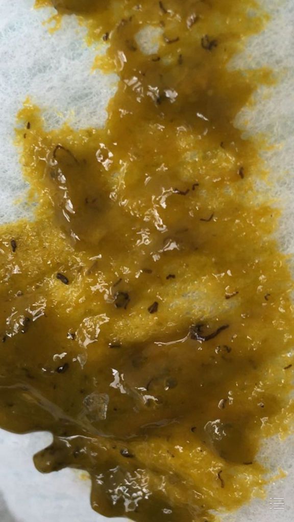 宝宝大便中有黑色残渣是怎么回事?