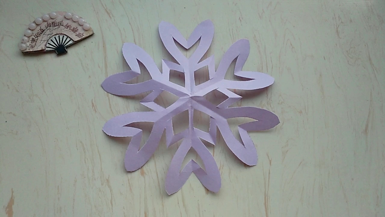 [手工剪纸]六折纸紫色爱心棒棒糖剪纸