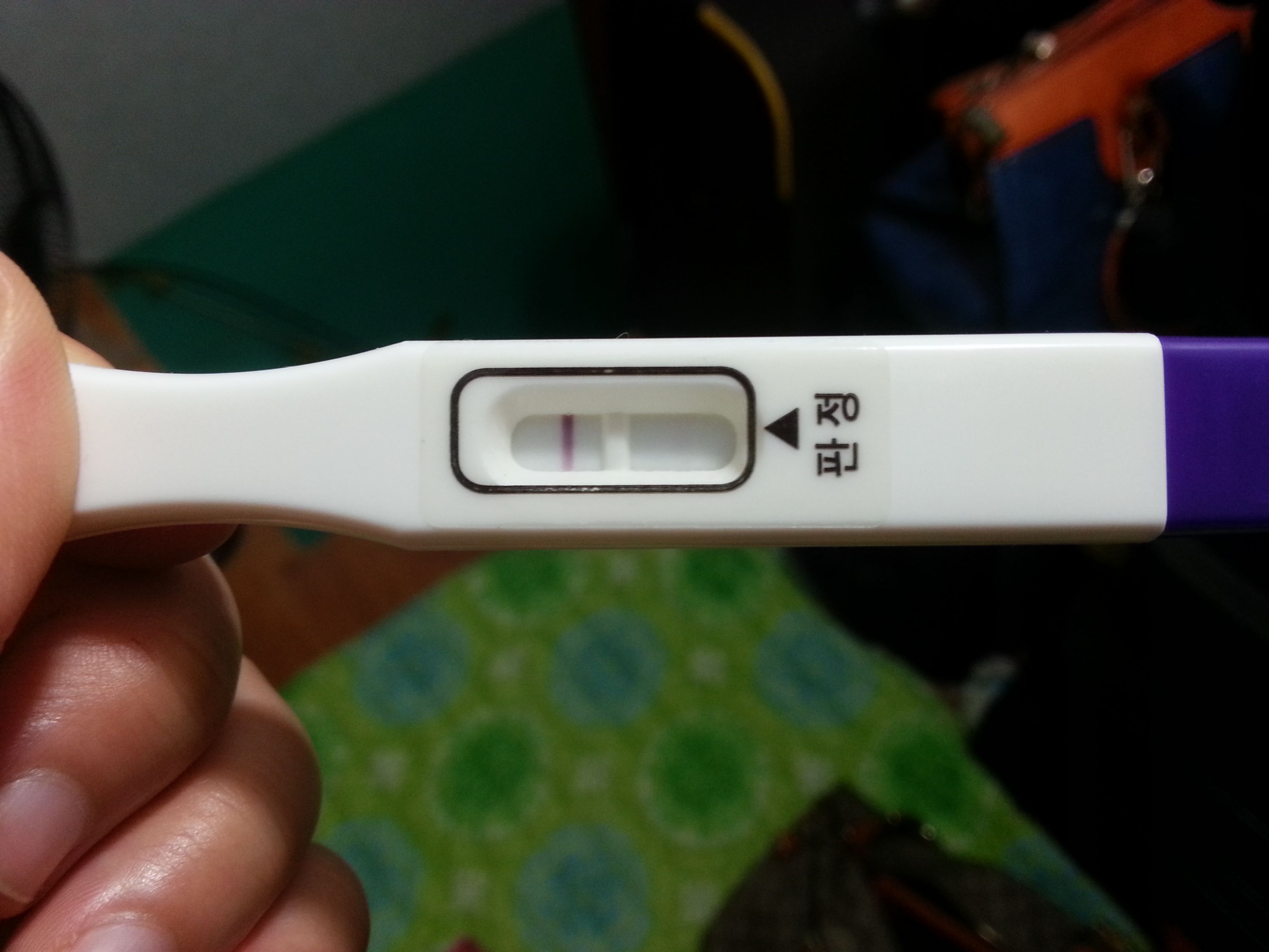 我今天早上用试纸 检查了 另一边颜色很浅 但是有粉色的线 这样的话是