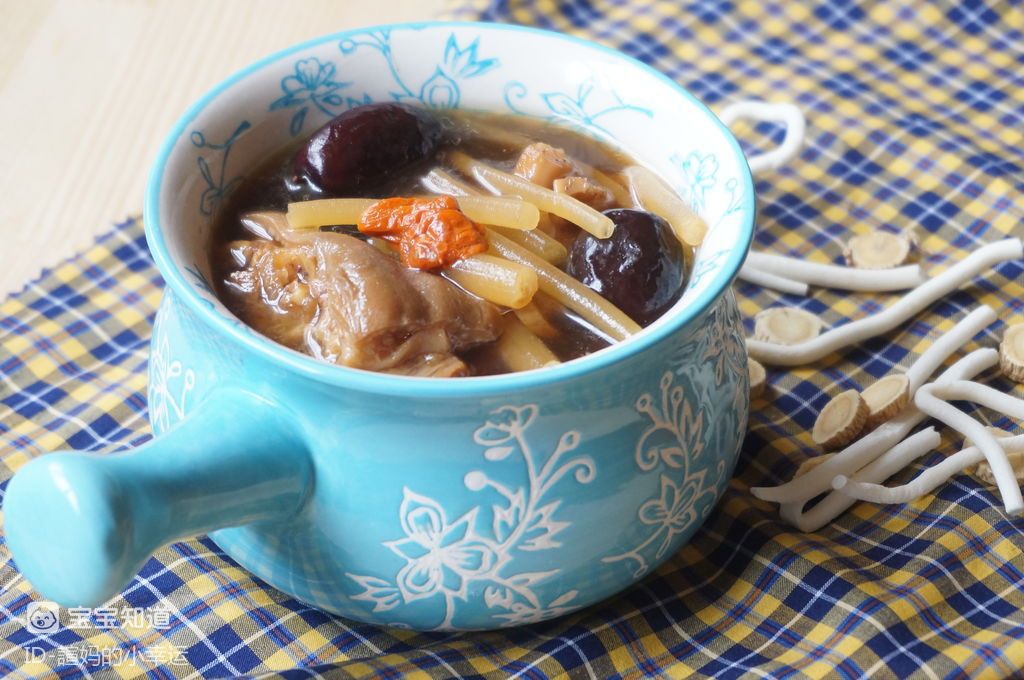 精月子餐通草猪蹄汤传统的下奶汤