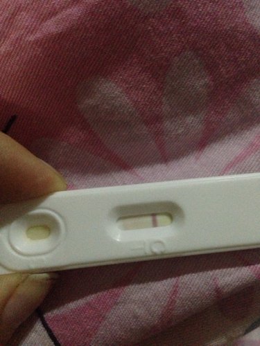 同房后的第15天去验血hcg没怀孕 今天又过了一周 试纸测 测完5分钟内