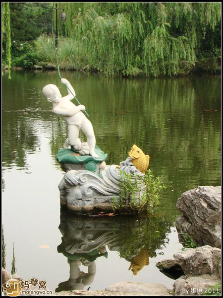 杭州西湖小男孩钓鱼雕塑在哪