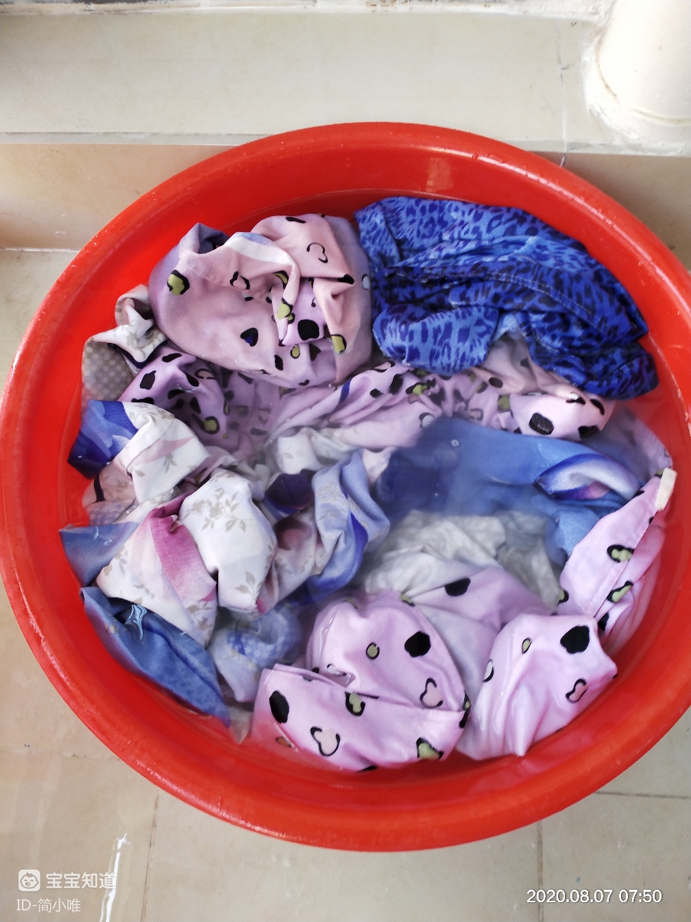 整理清洗阳光正好被子洗起来