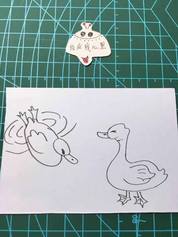 简笔画 两只自由自在的鸭子