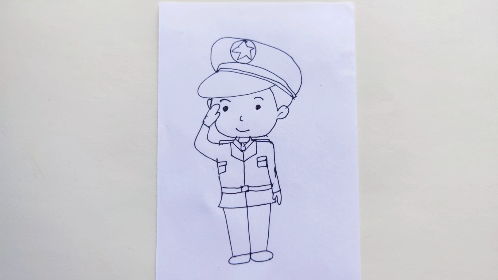 [幼儿绘画]画一个敬礼的兵哥哥