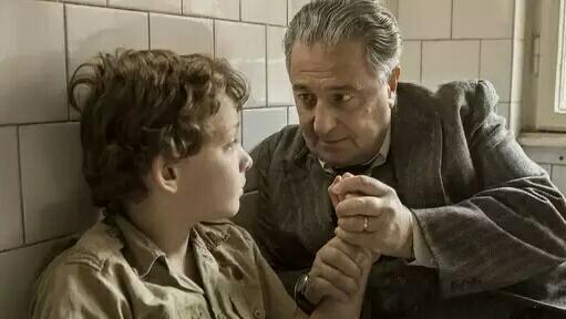 [电影推荐]所有战争影片中,弱者的武器唯有一颗温暖的心