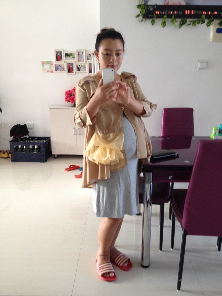 肚子好小,,,明天就35周了